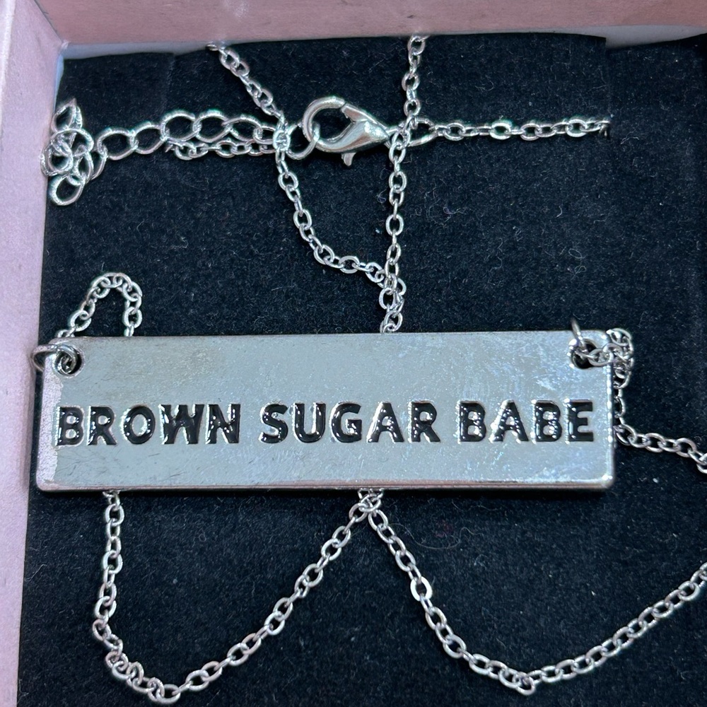 Chic Silver 'plated ‘Brown Sugar Babe' Necklace